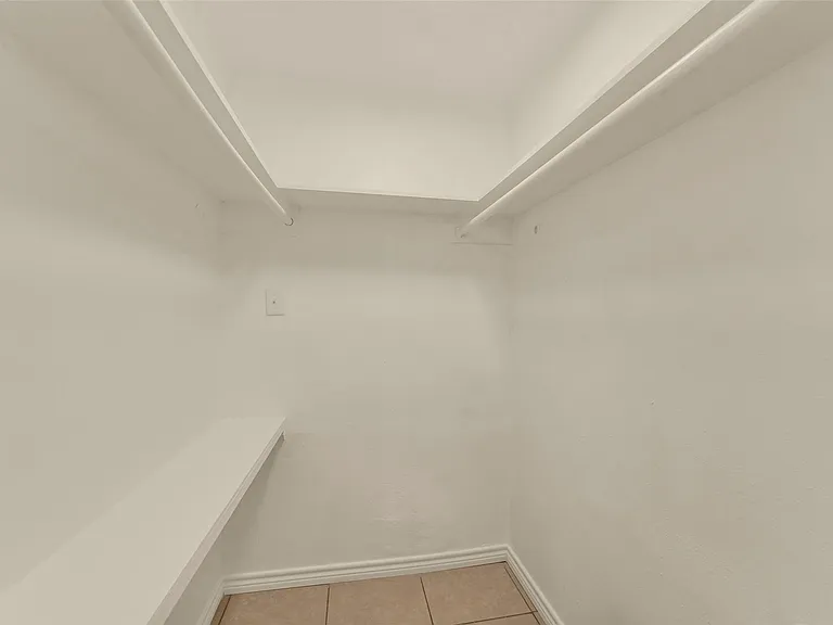 18147 Dinner Creek Dr — Photo 14