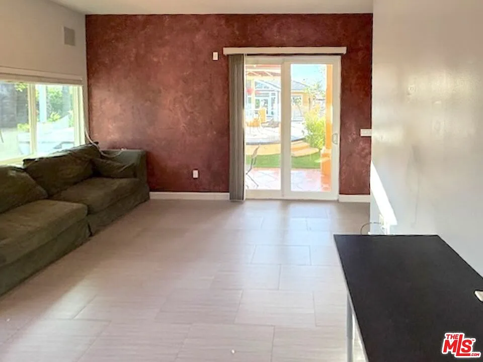 1 bed, 600 sqft, $2,500 — Photo 3