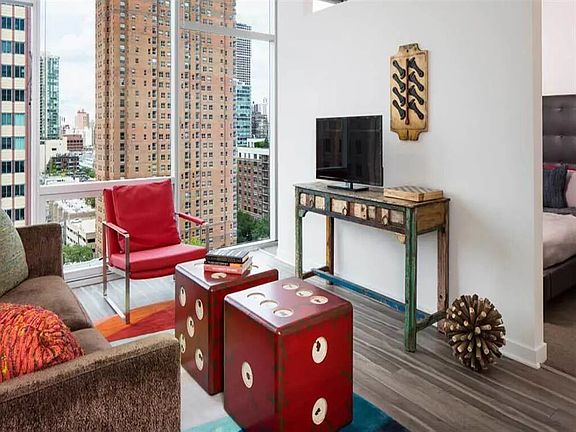 3rd image of 807 N Lasalle St #705