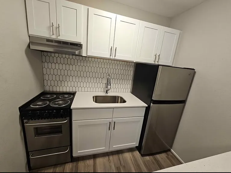 400 E Union St #2 — Photo 9