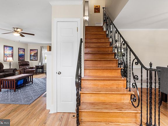 3rd image of 115 Maple Ln