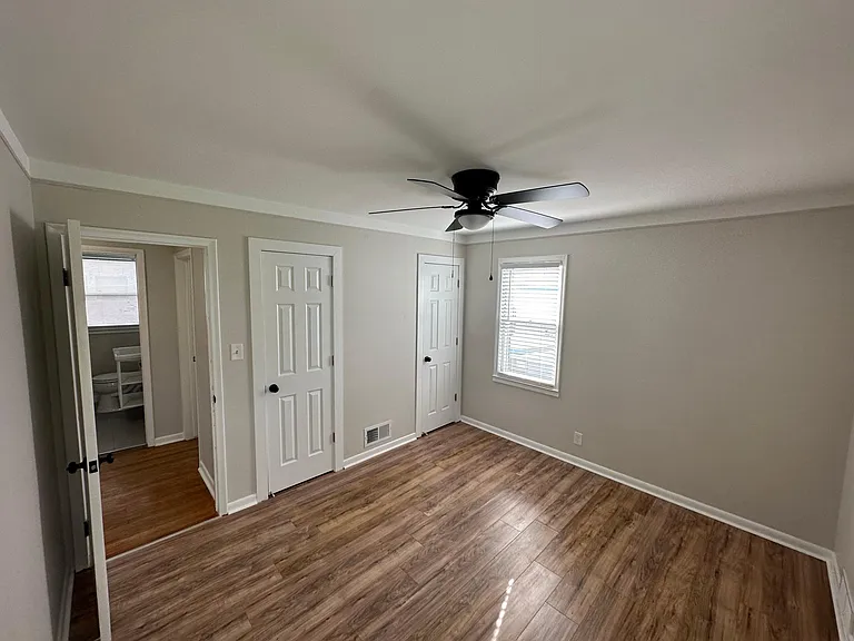 921 Vanderpool Dr — Photo 7