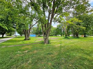 302 S Howard Ave, Brocton, IL 61917