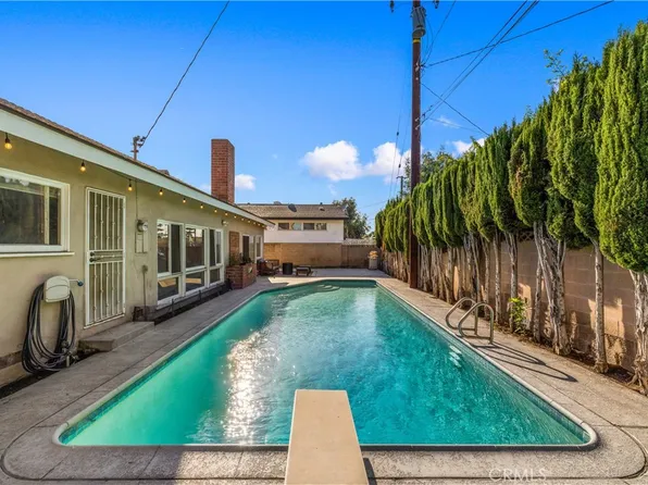 2211 E Romneya Dr, Anaheim, CA 92806