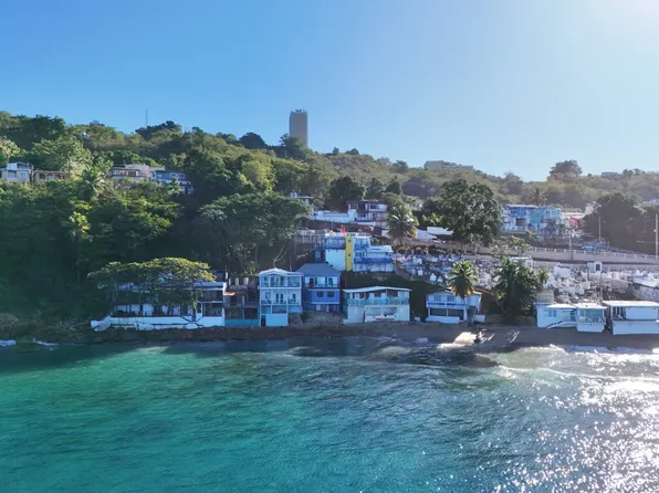 1107 Calle Agustin Stahl Pueblo, Aguadilla, PR 00603