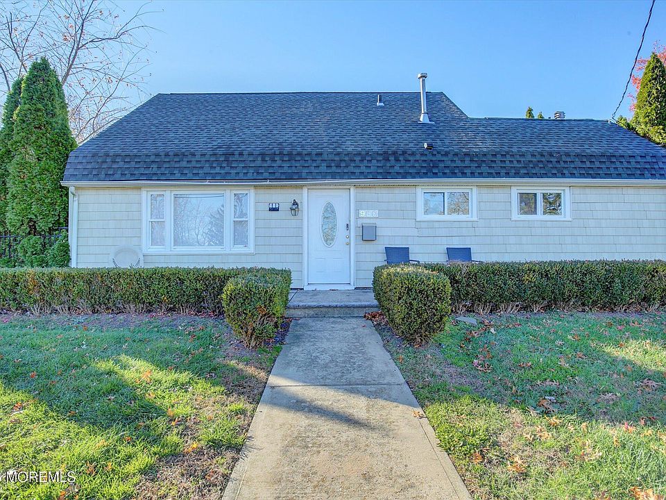 1st image of 980 Woodgate Ave