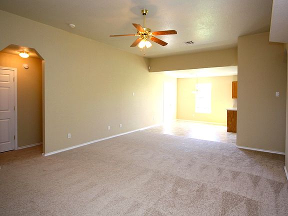 5th image of 2900 Wesley Dr