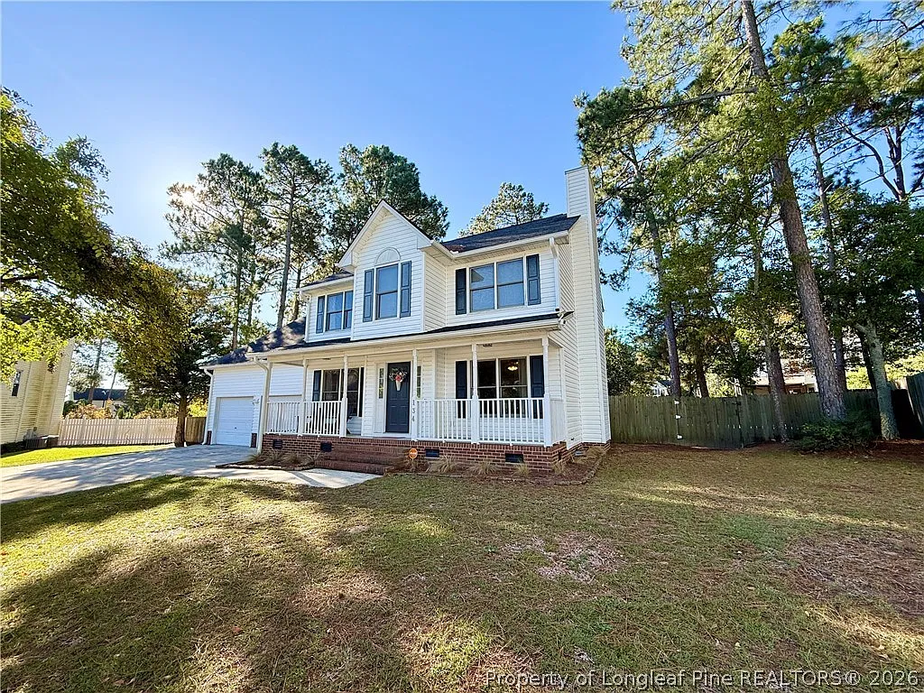 4 bed, 2.5 bath, 2144 sqft, $2,000 — Photo 2