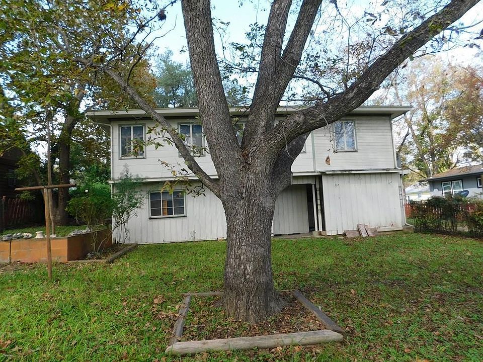 2nd image of 405 Plum St