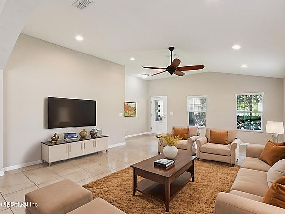 4th image of 15543 BAREBACK Drive