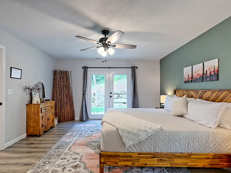 112 John English Dr — Photo 21