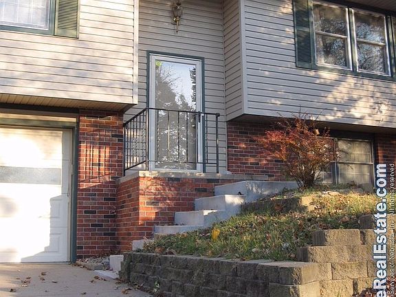 3rd image of 6040 Queens Dr
