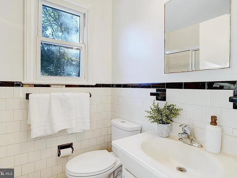7015 Stanford Dr — Photo 15