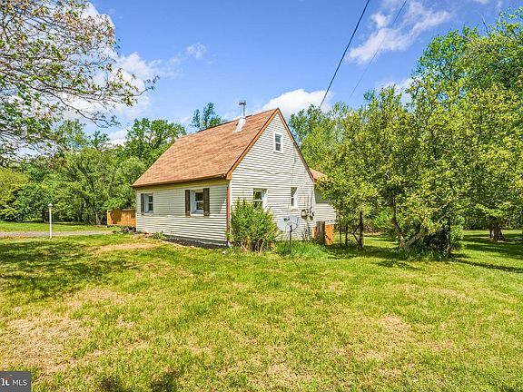 3rd image of 11216 Tippett Rd