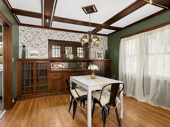 5th image of 3635 Sheridan Ave N