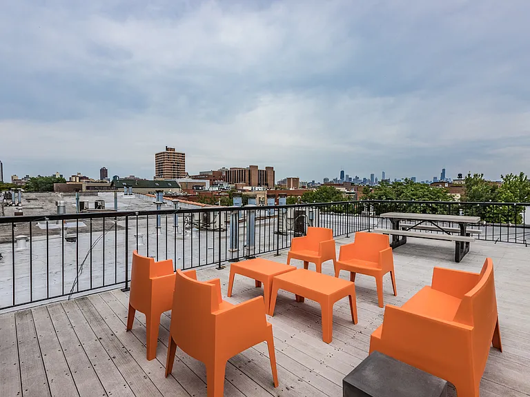3110 N Sheffield Ave — Photo 14