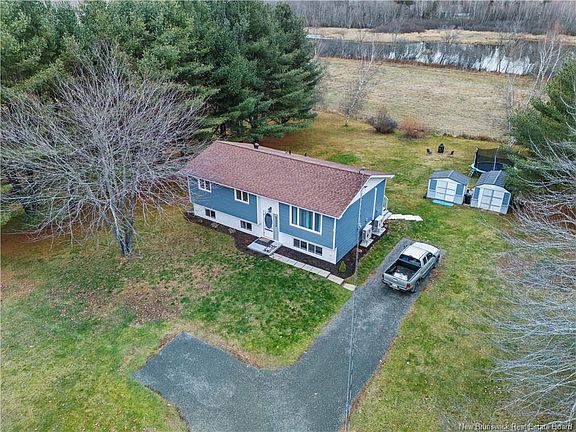 3rd image of 929 Riverside Dr