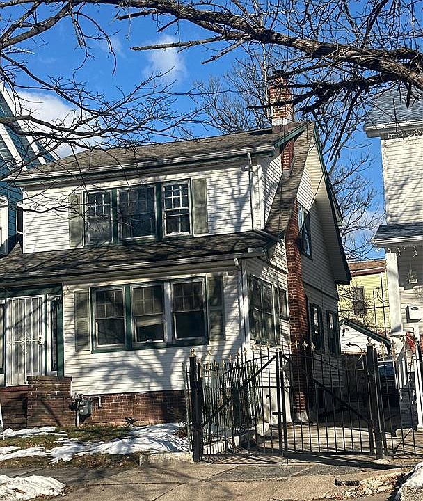 2nd image of 149 Pomona Ave