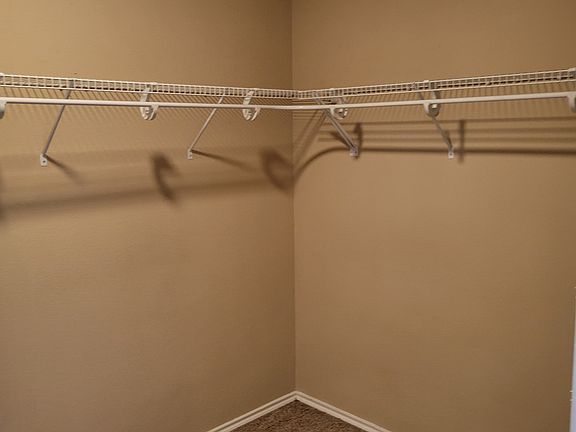 5th image of 319 Los Altos Dr
