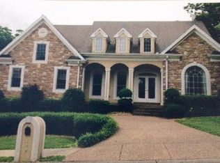 109 Country Hills Dr, Hendersonville, TN 37075