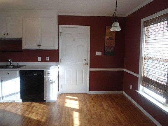 5th image of 205 Camden Park Dr