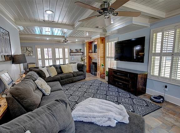 4th image of 1720 Alpine Dr