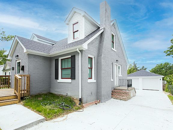 3rd image of 454 Emerson Dr