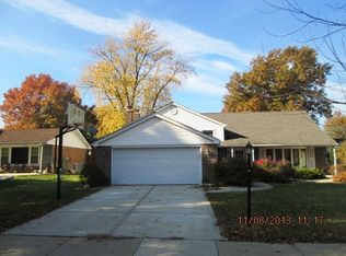 8936 S 83rd Ct, Hickory Hills, IL 60457