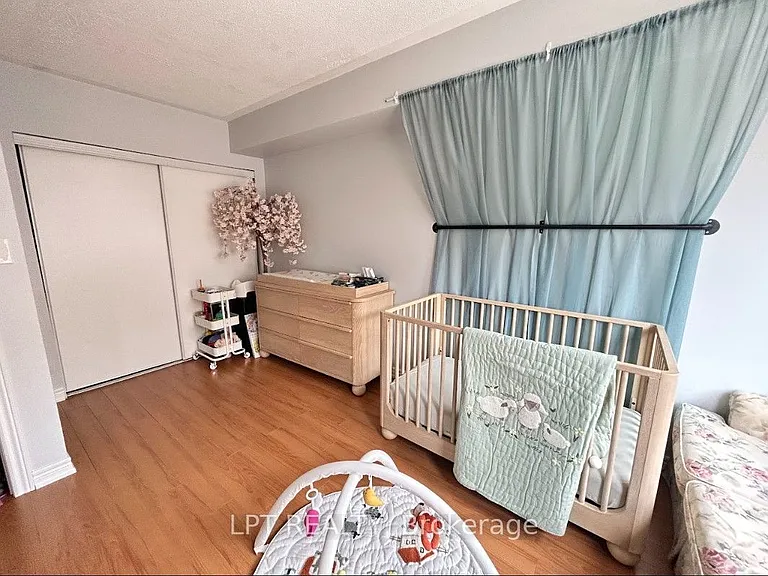 125 Hall St #6 — Photo 12