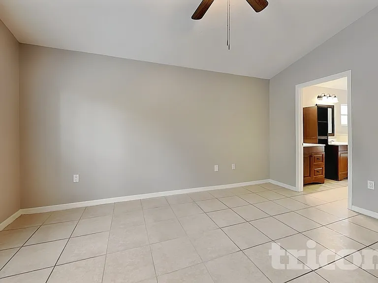 2517 Clareside Dr — Photo 9