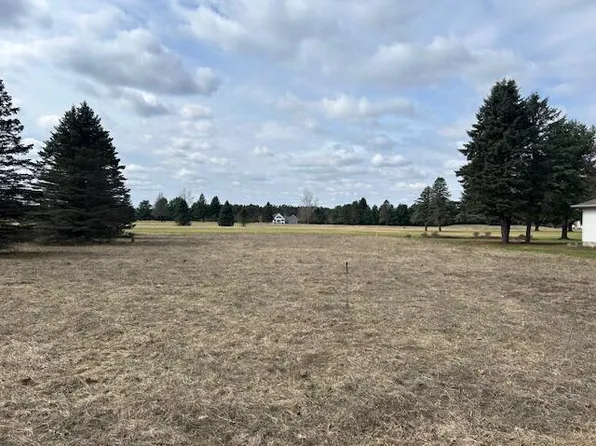 7827 Carriage Ln, Stanwood, MI 49346