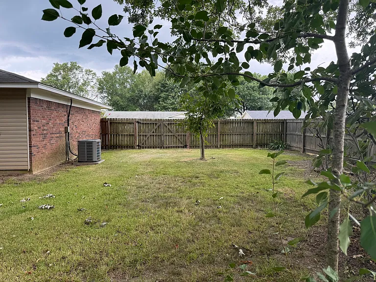 238 Cloverdale Pl — Photo 18