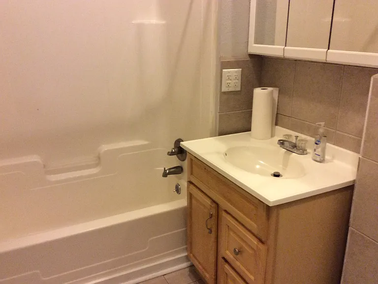 211 Burns Ave — Photo 9