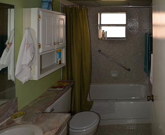 5th image of 677 Burgundy St #O
