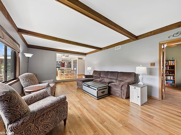 3rd image of 8249 Chertsey Ct