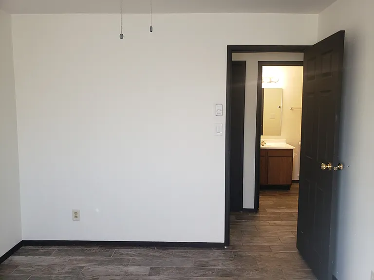 8835 N Swan Rd #7 — Photo 11