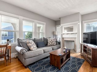 27 Siren St #1, Winthrop, MA 02152