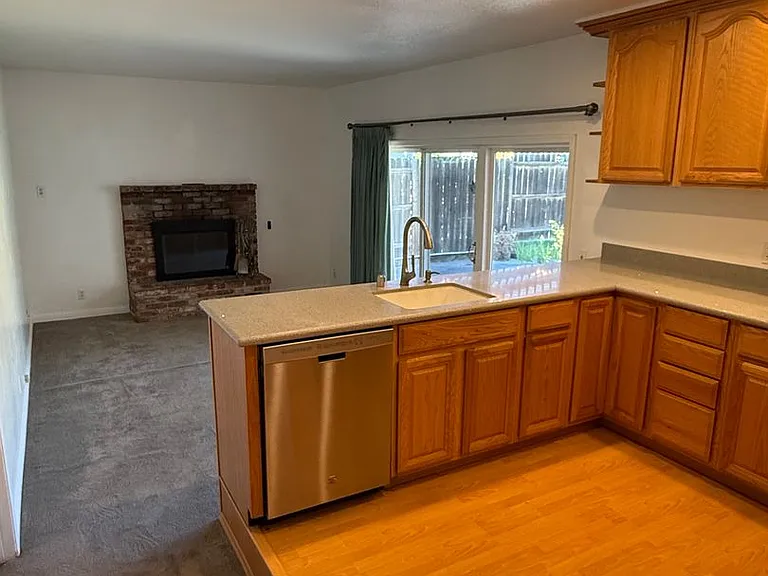 7389 Newcastle Ln — Photo 12