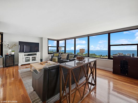 3rd image of 3440 N Lake Shore Dr APT 18A