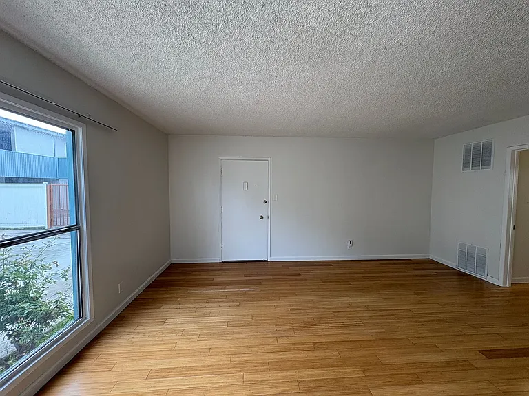2616-2700 W El Segundo Blvd — Photo 2