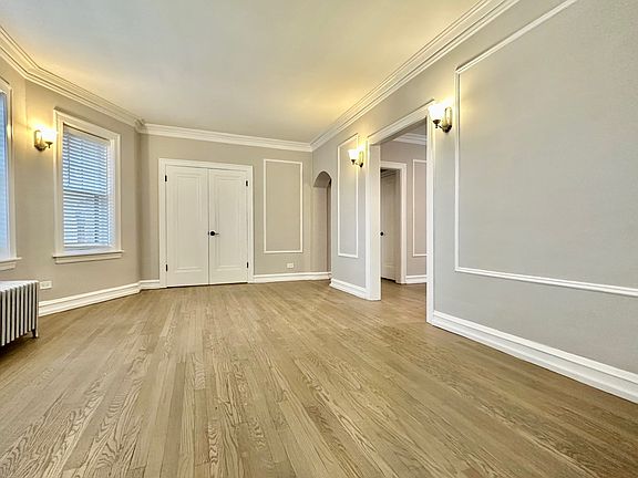2nd image of 1352 W Carmen Ave APT 3S