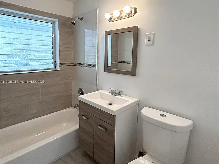 738 NE 86th St #6 — Photo 6