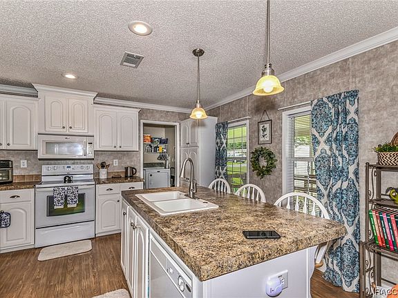 2nd image of 5211 S Castlelake Ave