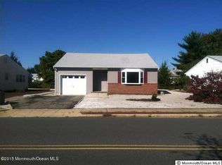 208 Westbrook Dr, Toms River, NJ 08757