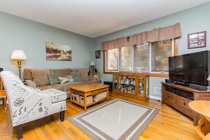 1st image of 1421 Brookfield Dr