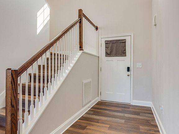 5th image of 1329 Lemongrass Dr