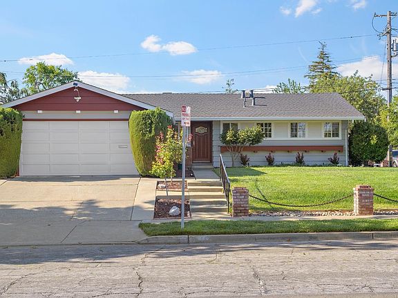 2nd image of 576 Cascade Dr