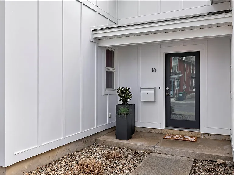 18 Granite St — Photo 7
