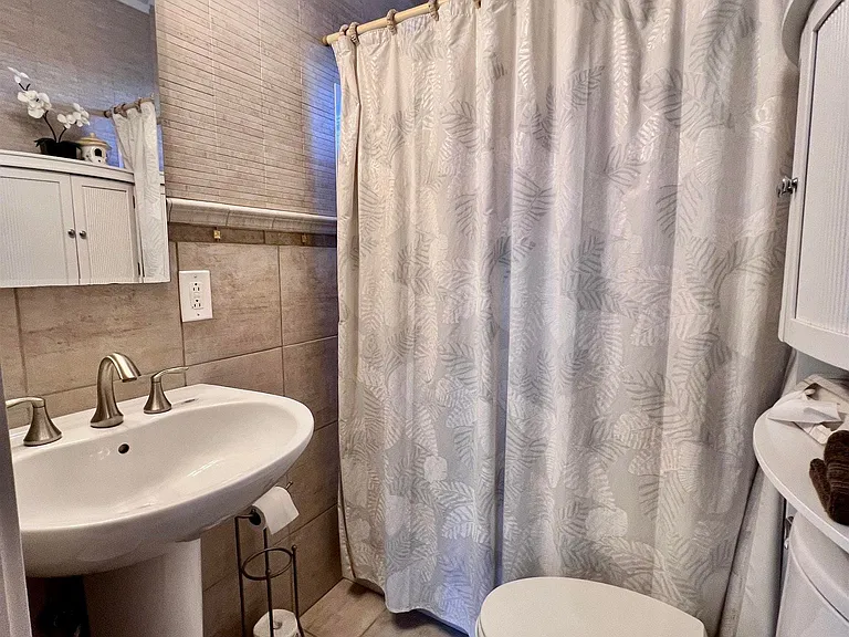 7 N Delavan Ave — Photo 30