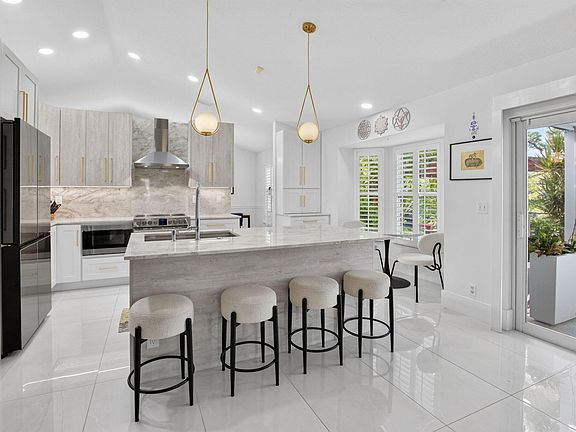 4th image of 3864 Satin Leaf Court